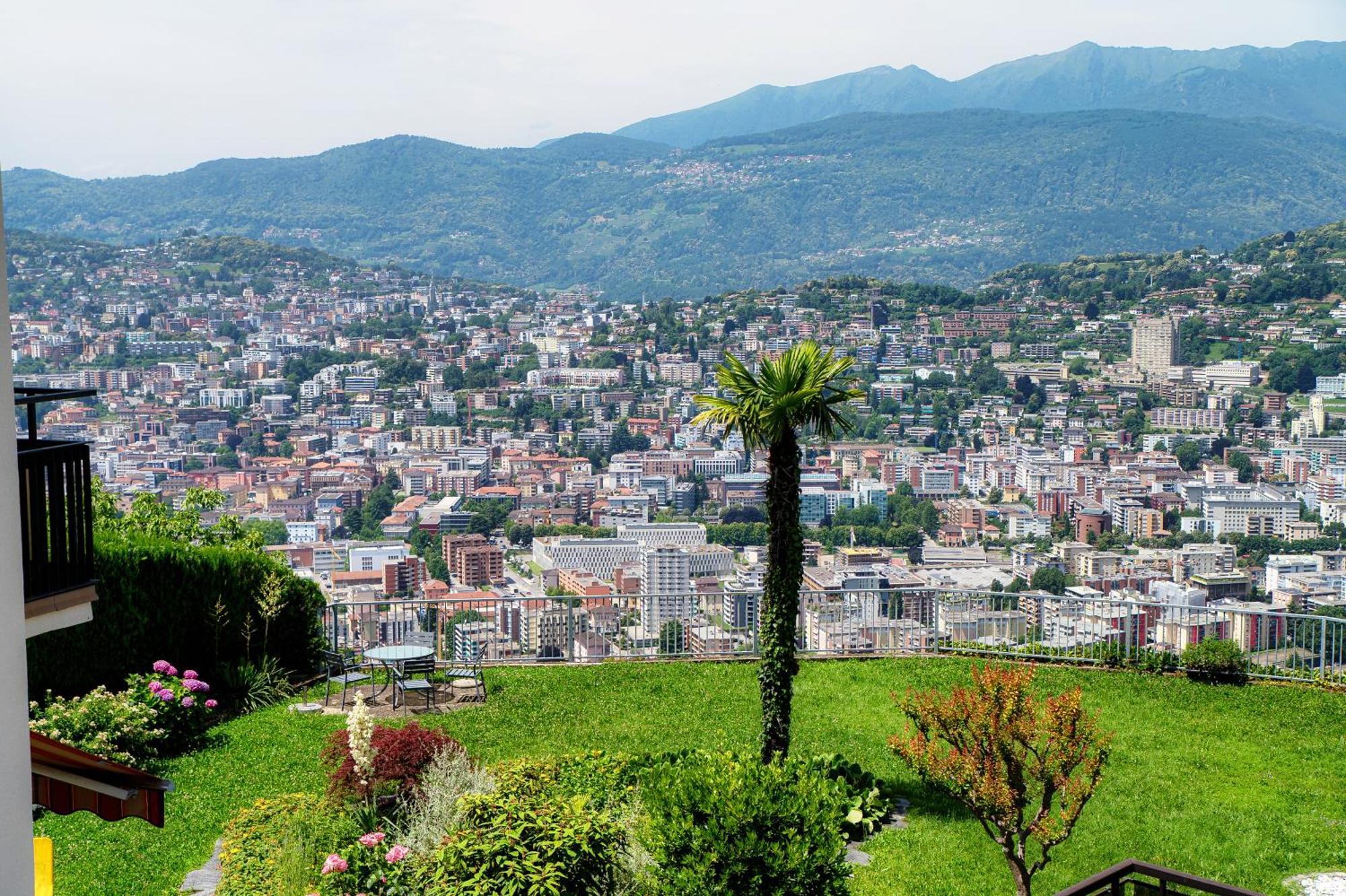 Appartamento Aldesago View By Quokka 360 - Flat With A Breathtaking View *
